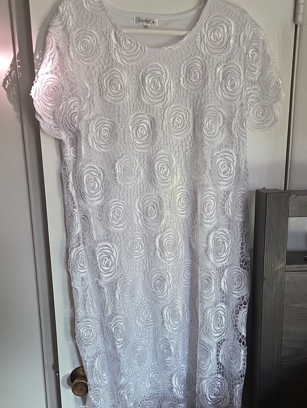 White Rose Lace Shift Dress by ModeGia